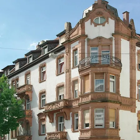 Budgetrooms - Souterrain-private & Kitchen Mannheim